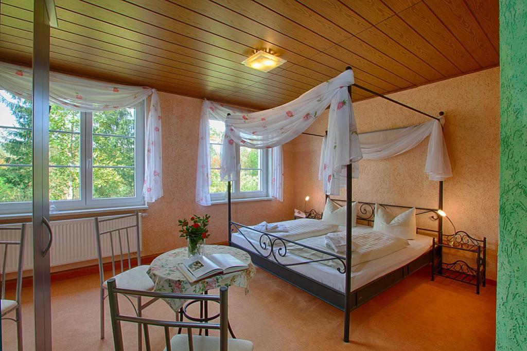 Hotel Kraeuterbaude Saupsdorf Exteriér fotografie